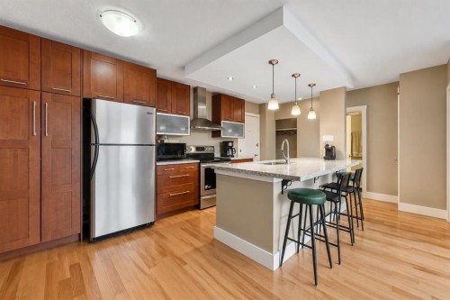 408-1027 Cameron Avenue Sw, Calgary, AB - Indoor Photo Showing Kitchen With Upgraded Kitchen