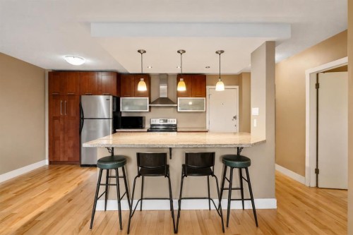408-1027 Cameron Avenue Sw, Calgary, AB - Indoor Photo Showing Kitchen