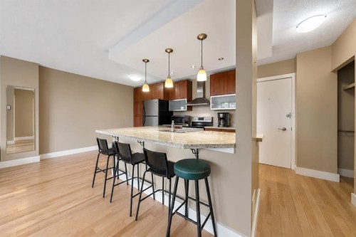 408-1027 Cameron Avenue Sw, Calgary, AB - Indoor Photo Showing Kitchen With Upgraded Kitchen