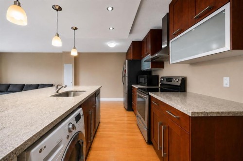 408-1027 Cameron Avenue Sw, Calgary, AB - Indoor Photo Showing Kitchen