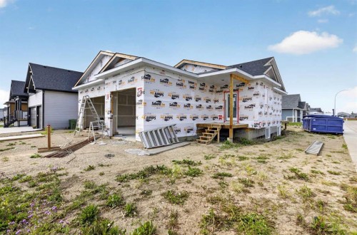 38 Viceroy Crescent  Olds, AB T4H 0G2