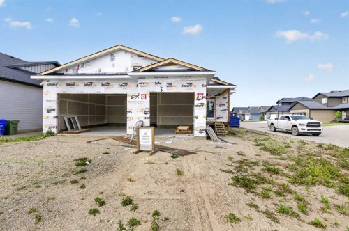 38 Viceroy Crescent, Olds, AB - Outdoor