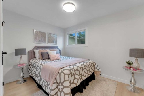 104 Oakmoor Place Sw, Calgary, AB - Indoor Photo Showing Bedroom