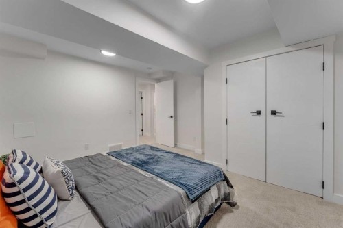 104 Oakmoor Place Sw, Calgary, AB - Indoor Photo Showing Bedroom