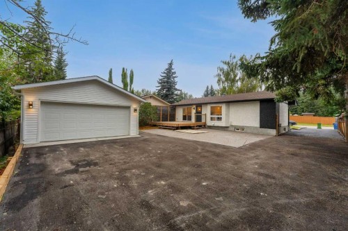 104 Oakmoor Place Sw, Calgary, AB - Outdoor