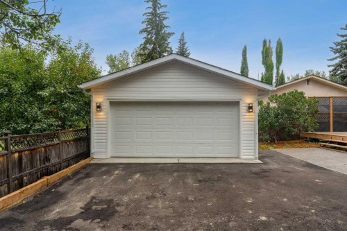 104 Oakmoor Place Sw, Calgary, AB - Outdoor With Exterior