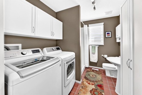 331 Royal Birch View Nw, Calgary, AB - Indoor Photo Showing Laundry Room