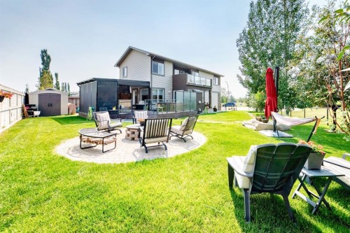 331 Royal Birch View Nw, Calgary, AB - Outdoor With Deck Patio Veranda With Backyard