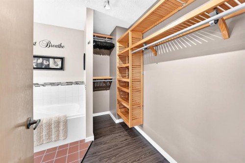 331 Royal Birch View Nw, Calgary, AB - Indoor