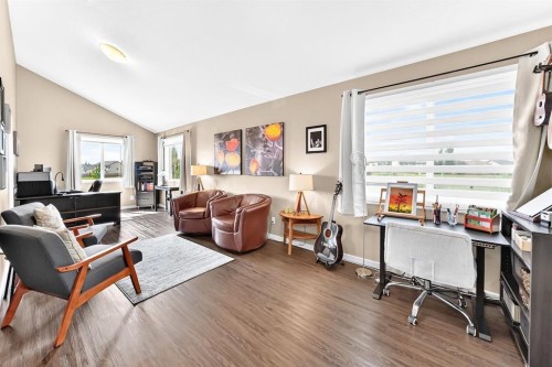 331 Royal Birch View Nw, Calgary, AB - Indoor Photo Showing Other Room