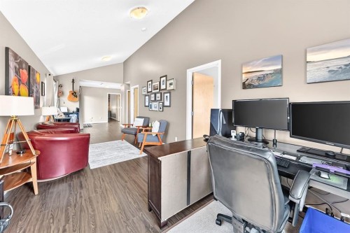 331 Royal Birch View Nw, Calgary, AB - Indoor Photo Showing Office