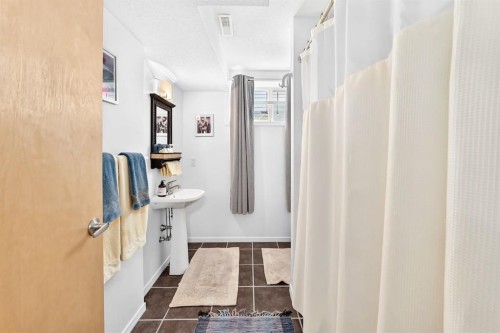 331 Royal Birch View Nw, Calgary, AB - Indoor