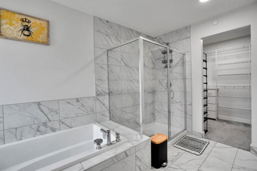 159 Hotchkiss Manor Se, Calgary, AB - Indoor Photo Showing Bathroom