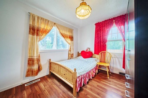 702 17 Avenue Nw, Calgary, AB - Indoor