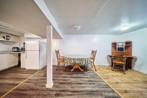 702 17 Avenue Nw, Calgary, AB - Indoor