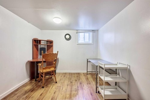 702 17 Avenue Nw, Calgary, AB - Indoor Photo Showing Other Room