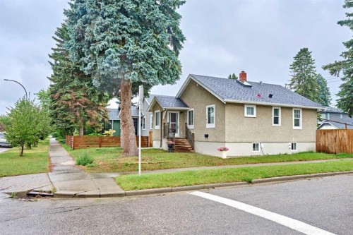 702 17 Avenue Nw, Calgary, AB - Outdoor