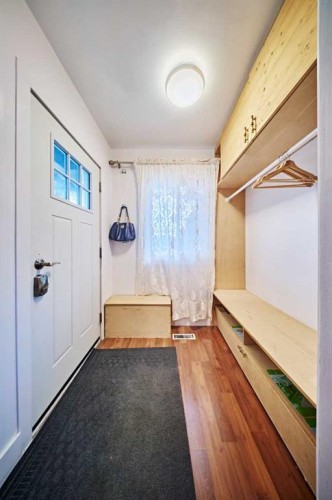 702 17 Avenue Nw, Calgary, AB - Indoor Photo Showing Other Room