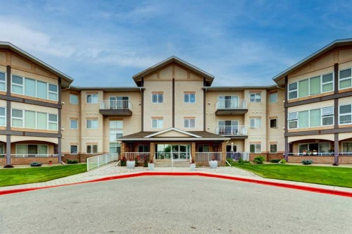 109-43 Westlake Circle, Strathmore, AB - Outdoor With Facade