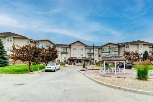 109-43 Westlake Circle, Strathmore, AB - Outdoor