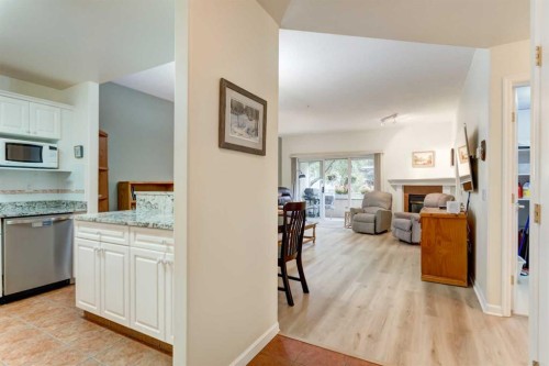 109-43 Westlake Circle, Strathmore, AB - Indoor Photo Showing Kitchen