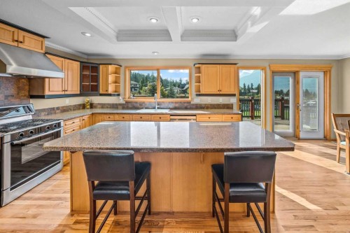 1 Eagle Landing, Canmore, AB - Indoor Photo Showing Kitchen