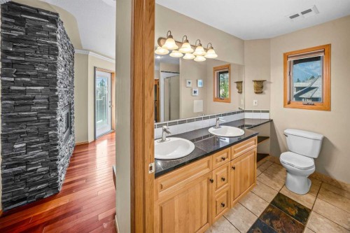 1 Eagle Landing, Canmore, AB - Indoor Photo Showing Bathroom