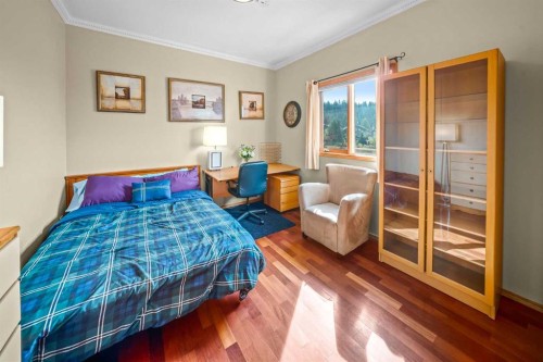 1 Eagle Landing, Canmore, AB - Indoor Photo Showing Bedroom