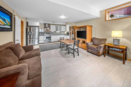 1 Eagle Landing, Canmore, AB - Indoor Photo Showing Living Room