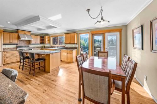 1 Eagle Landing, Canmore, AB - Indoor Photo Showing Dining Room