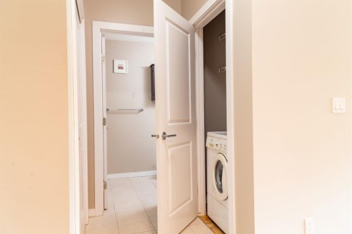 116-100 Cranfield Common Se, Calgary, AB - Indoor Photo Showing Laundry Room