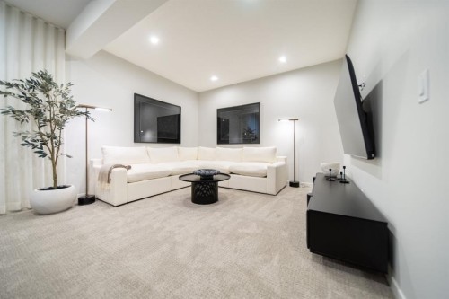 341 West Grove Lane Sw, Calgary, AB - Indoor