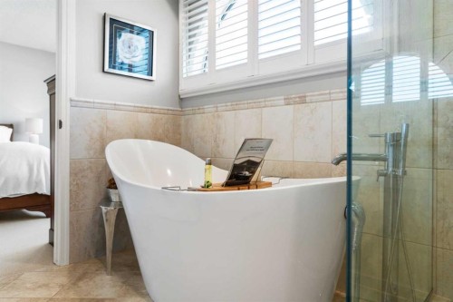 116 Sun Harbour Way Se, Calgary, AB - Indoor Photo Showing Bathroom