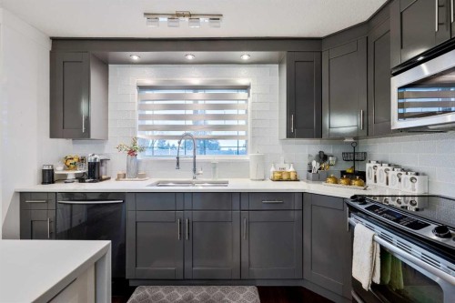 124 Whiteside Crescent Ne, Calgary, AB - Indoor Photo Showing Kitchen With Upgraded Kitchen