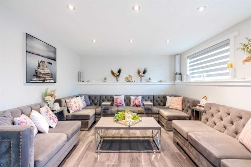 124 Whiteside Crescent Ne, Calgary, AB - Indoor Photo Showing Living Room