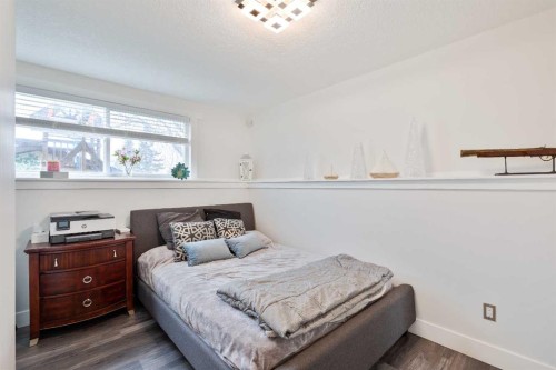 124 Whiteside Crescent Ne, Calgary, AB - Indoor Photo Showing Bedroom