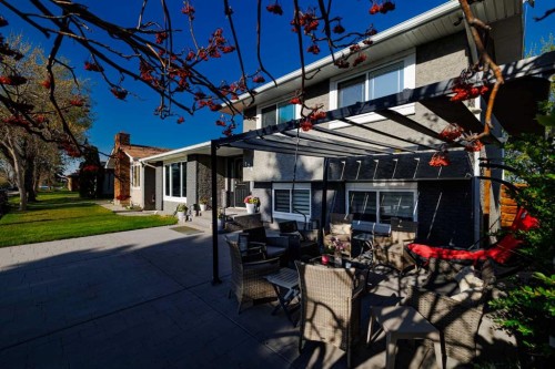 124 Whiteside Crescent Ne, Calgary, AB - Outdoor