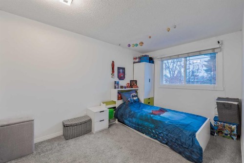 124 Whiteside Crescent Ne, Calgary, AB - Indoor Photo Showing Bedroom