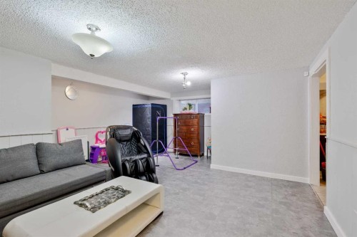 124 Whiteside Crescent Ne, Calgary, AB - Indoor
