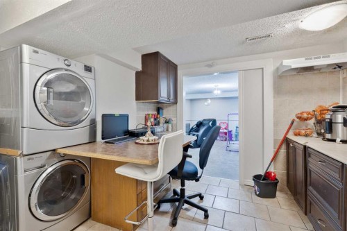 124 Whiteside Crescent Ne, Calgary, AB - Indoor Photo Showing Laundry Room