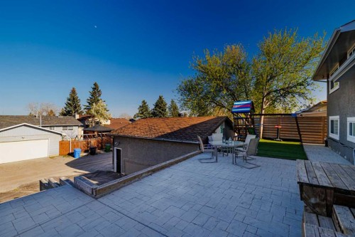 124 Whiteside Crescent Ne, Calgary, AB - Outdoor