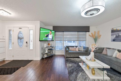 124 Whiteside Crescent Ne, Calgary, AB - Indoor Photo Showing Living Room
