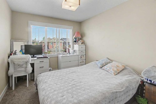 35 Legacy Row Se, Calgary, AB 