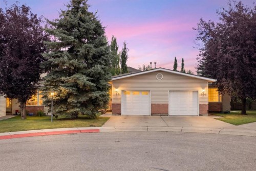 100 Dovista Court Se, Calgary, AB - Outdoor