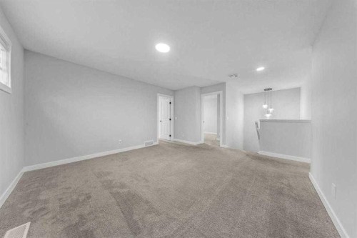 82 Belvedere Green Se, Calgary, AB - Indoor Photo Showing Other Room