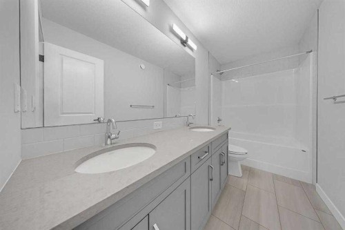 82 Belvedere Green Se, Calgary, AB - Indoor Photo Showing Bathroom