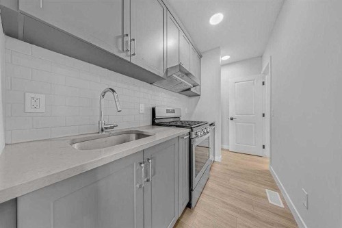 82 Belvedere Green Se, Calgary, AB - Indoor Photo Showing Kitchen