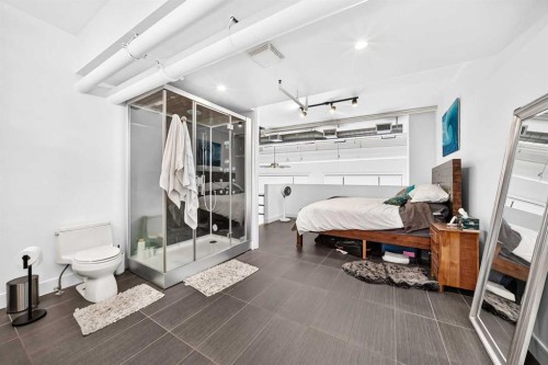 307-220 11 Avenue Se, Calgary, AB - Indoor Photo Showing Bathroom