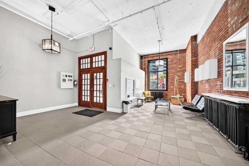 307-220 11 Avenue Se, Calgary, AB - Indoor Photo Showing Other Room