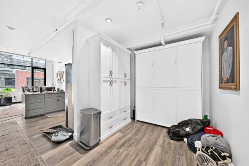 307-220 11 Avenue Se, Calgary, AB - Indoor Photo Showing Other Room